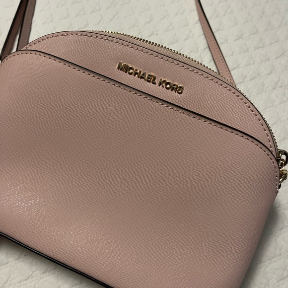 Michael Kors - Picture 1 of 7